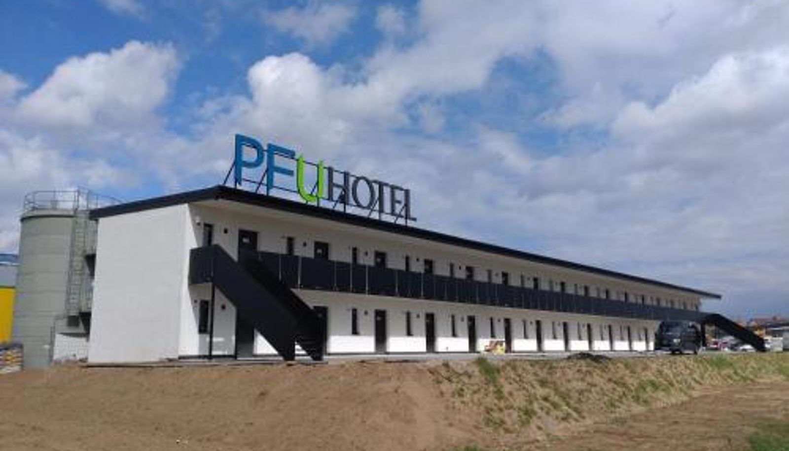 Buitenruimte van het hotel - PFU Hotel by WMM Hotels