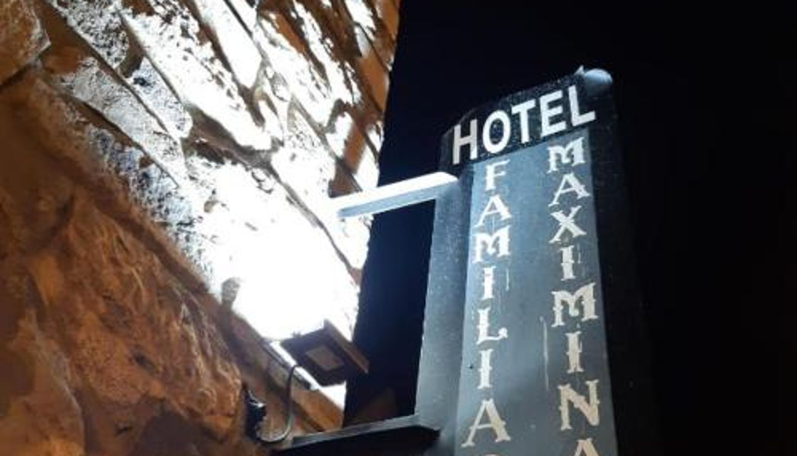 Standard room - HOTEL FAMILIAR MAXIMINA
