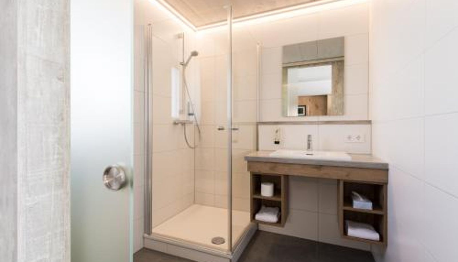Badezimmer - OHO Rooms Herrenberg Digital Access Only