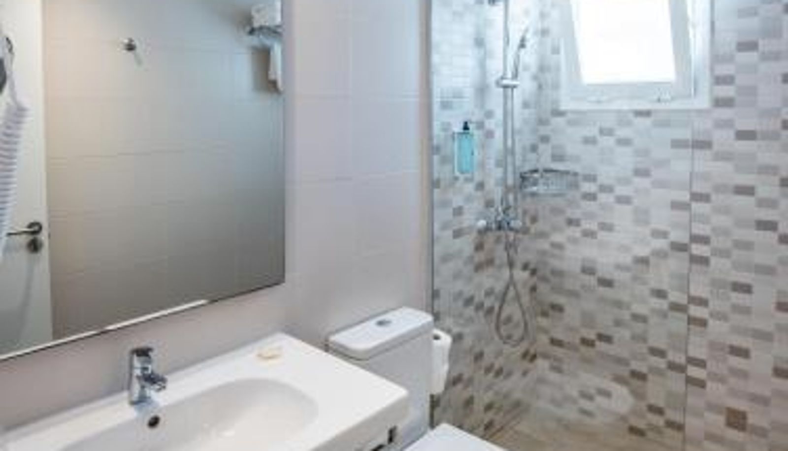 Cuarto de baño - Hostal Es Pi - Emar Hotels