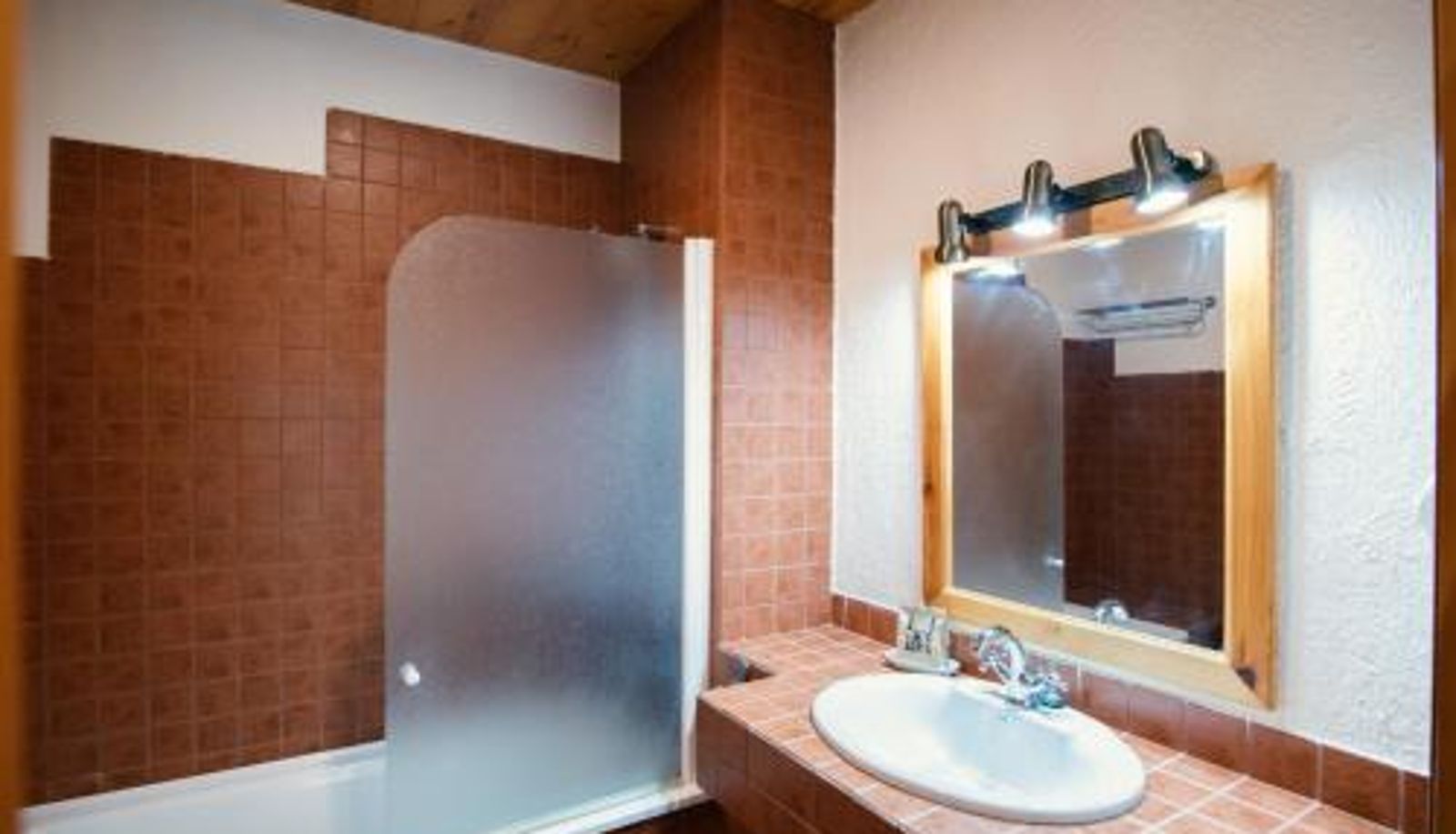 Badezimmer - Hospedium Hotel La Parada del Compte