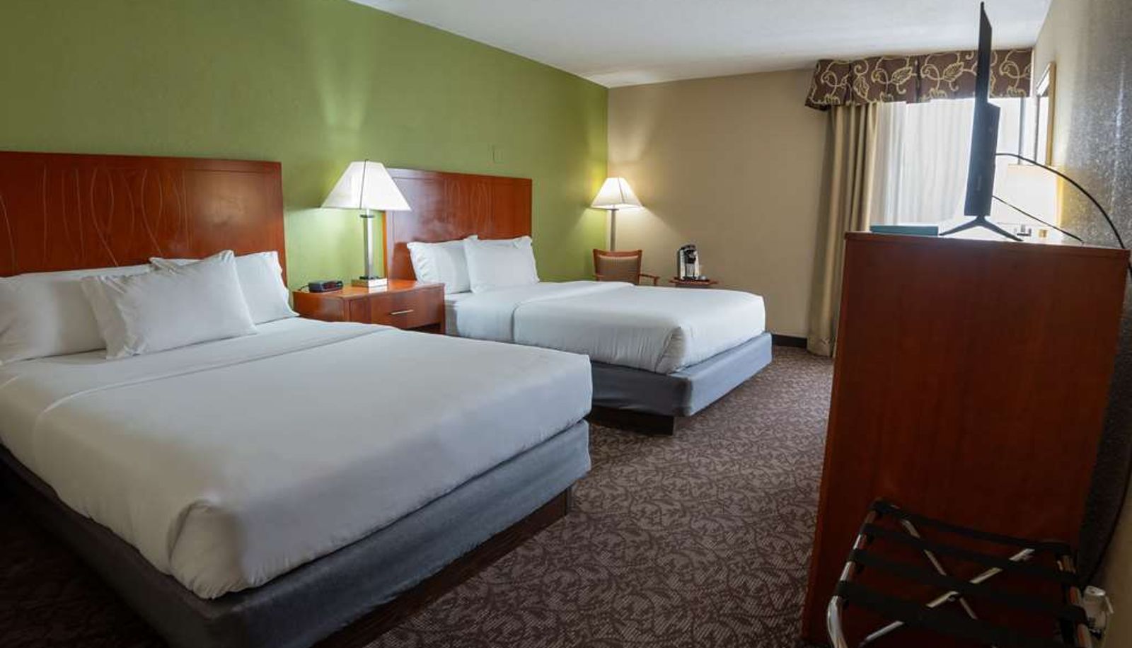 Zimmer - Quality Inn & Suites Downtown Mansfield