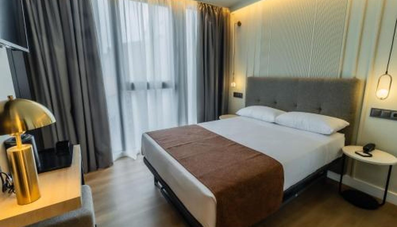 Info - HOTEL CORONA DE PADRÓN