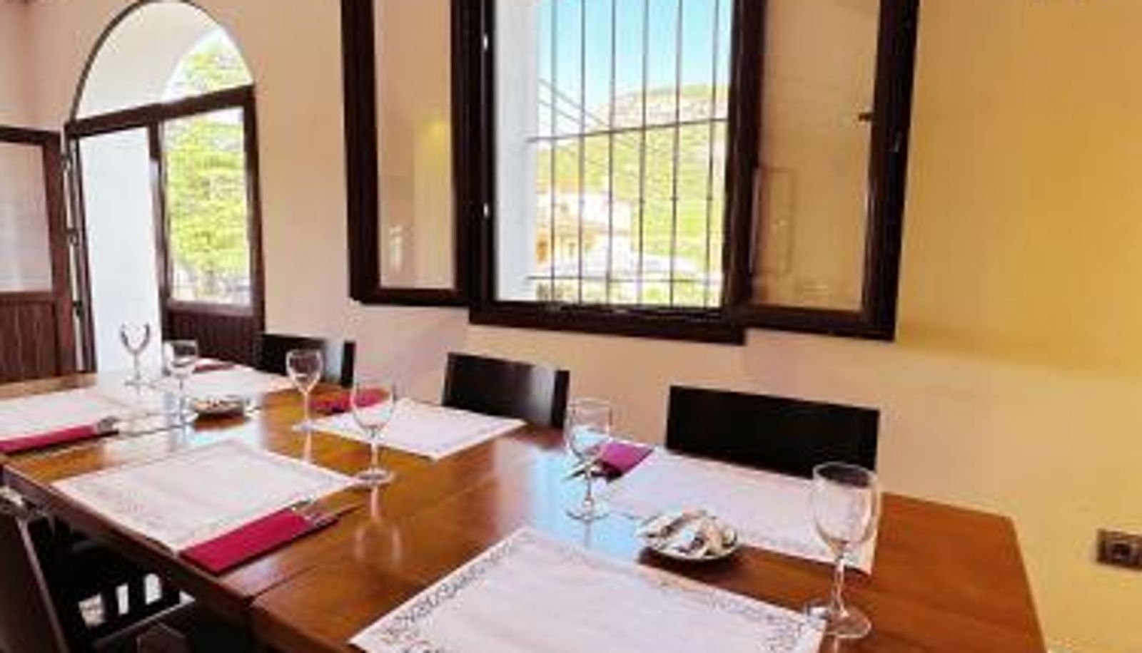 Frühstücksraum innerhalb des Restaurants - Fonda Aparicio