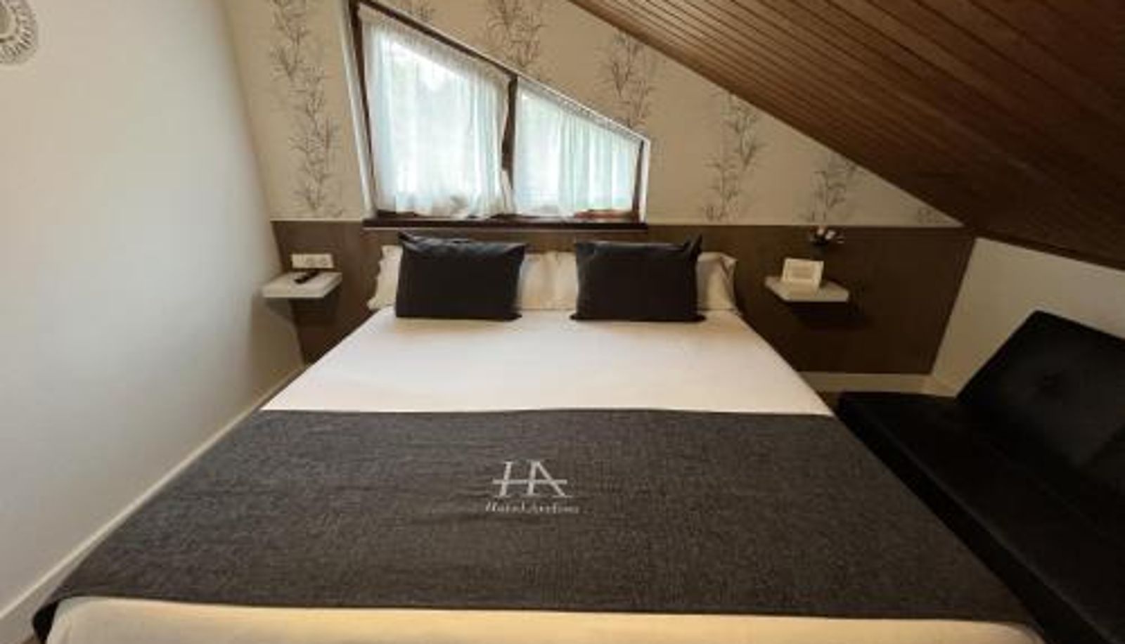 Room - Hotel Avelina