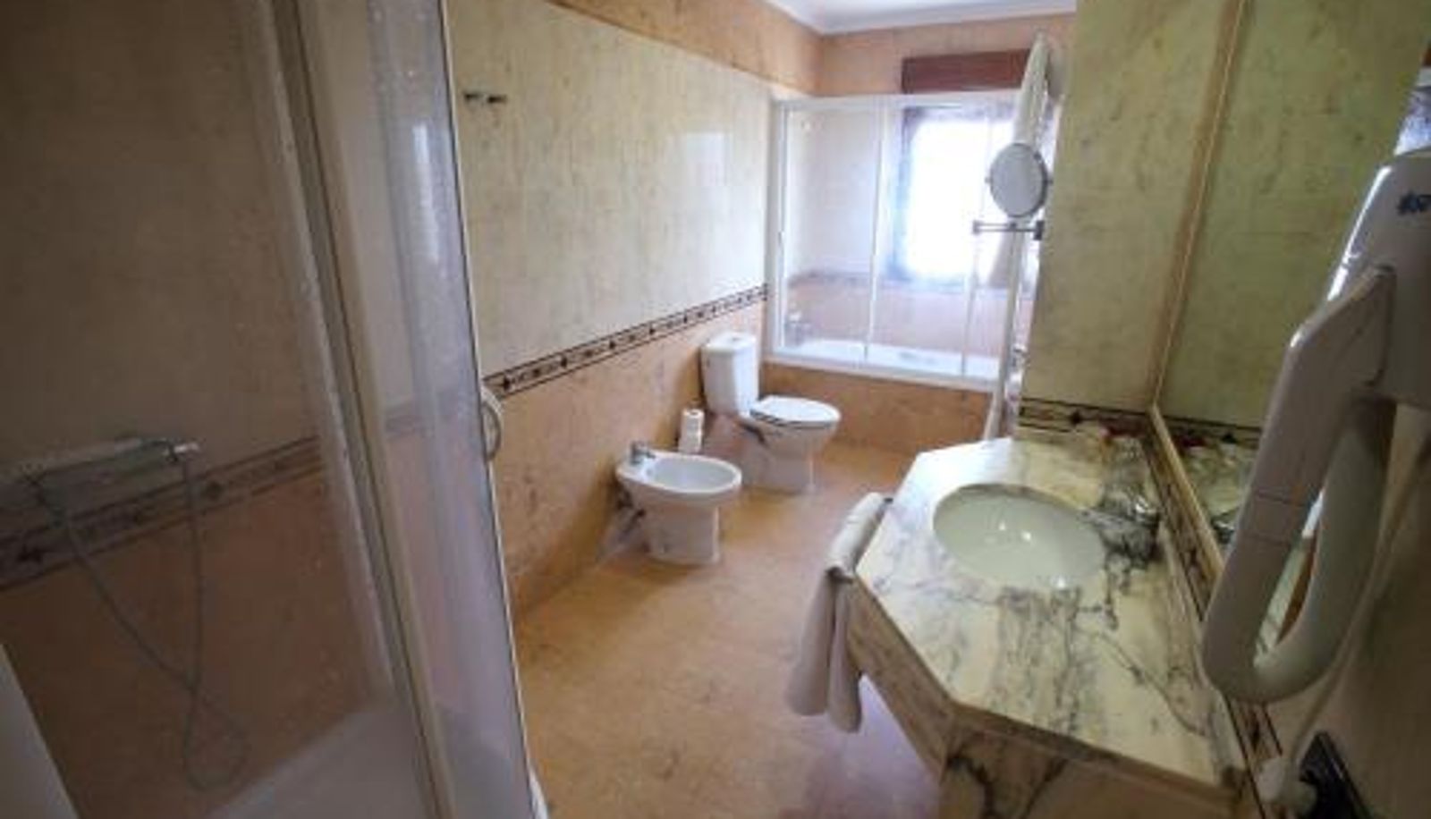 Triple room - Hotel El Pentágono