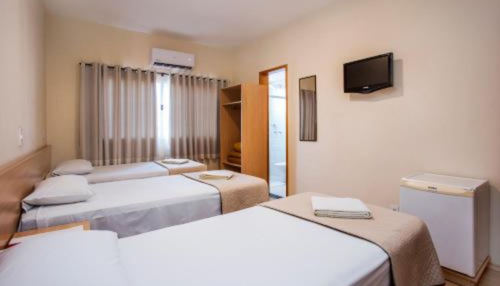 Dreibettzimmer - Hotel Metrópole Paulínia