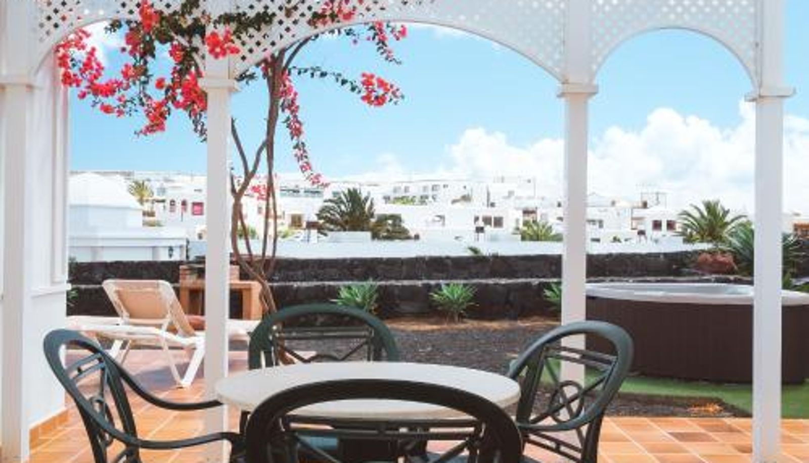 Terrace - Apartamentos LIVVO Coloradamar