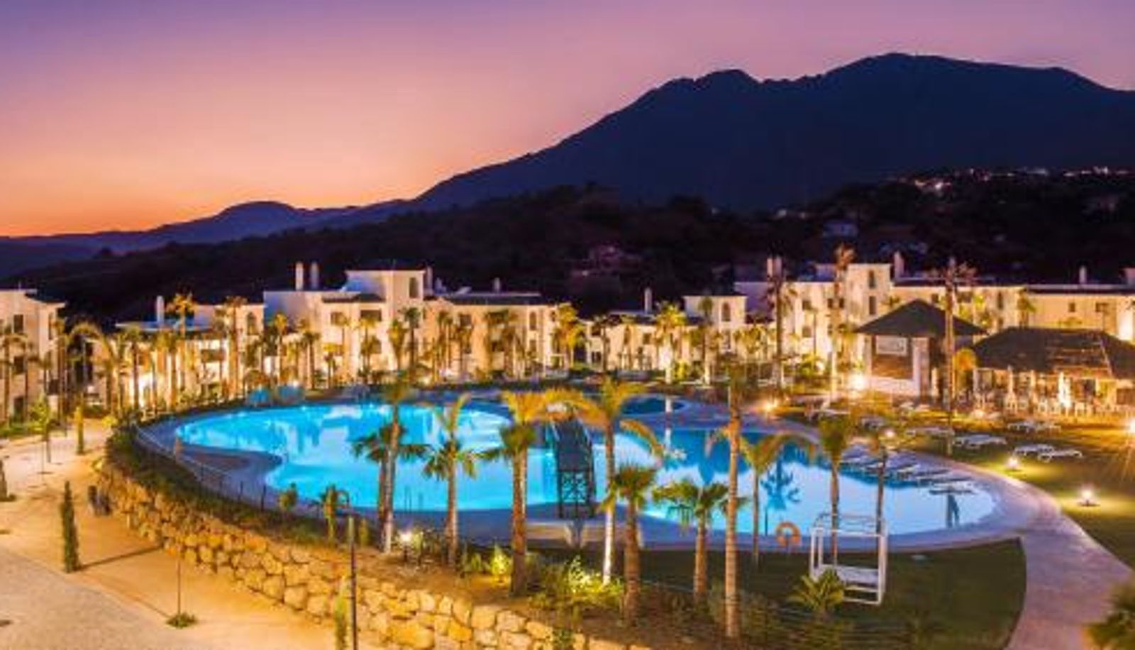 Buitenruimte van het hotel - Estepona Holiday Hills