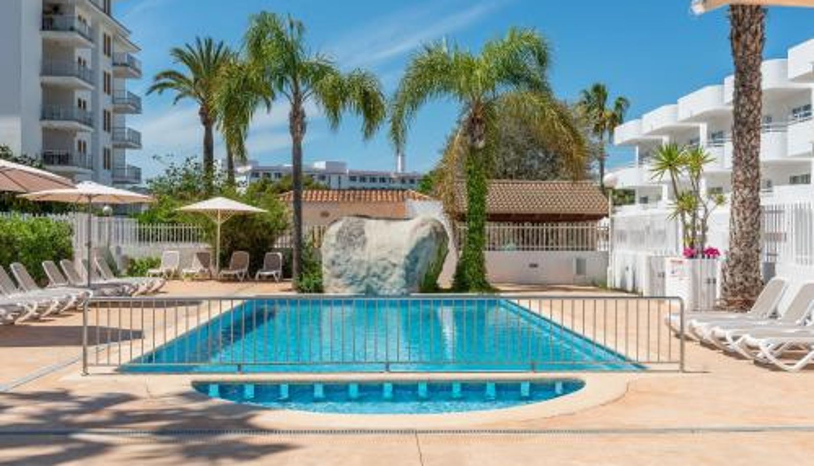 Pool - Olive Beach Apartamentos