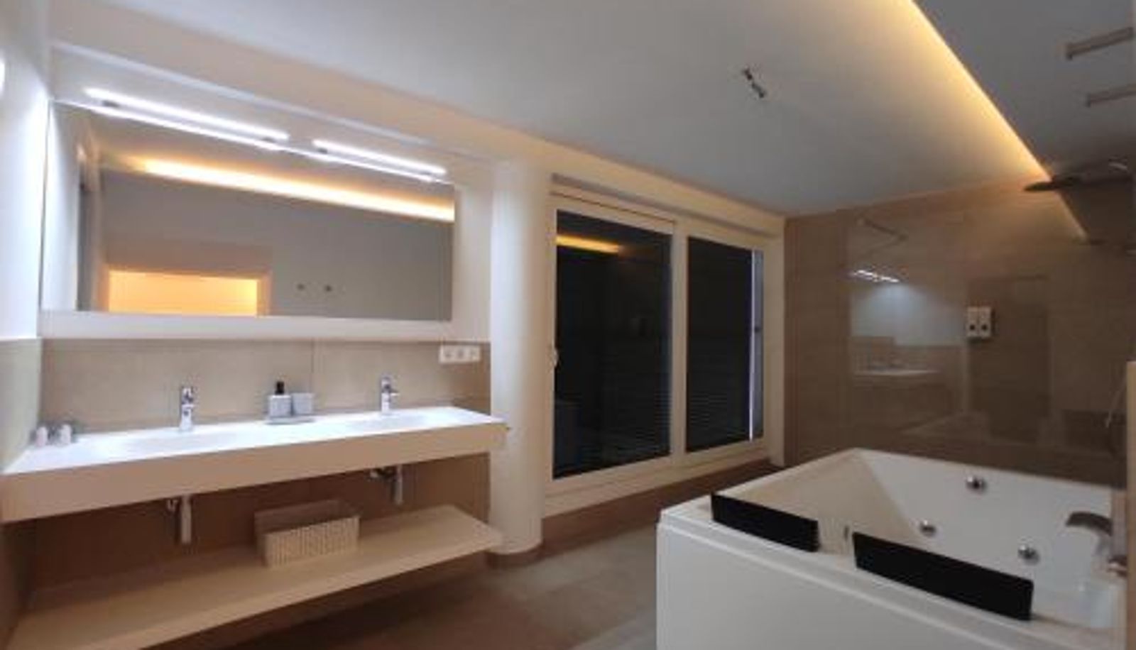 Cuarto de baño - Hotel Amano Maison Carrée