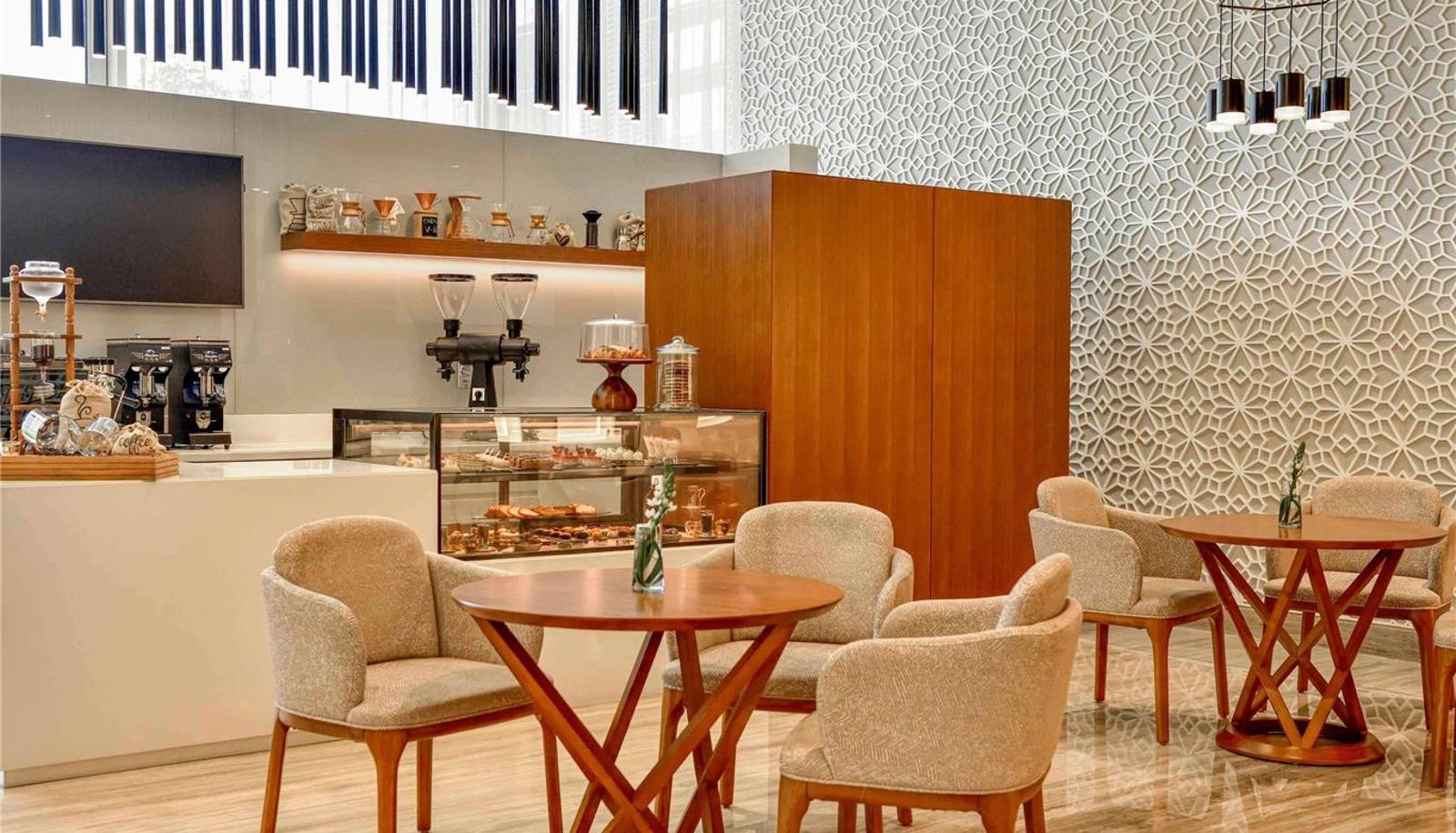 Restaurant - Grand Mercure Dubai City