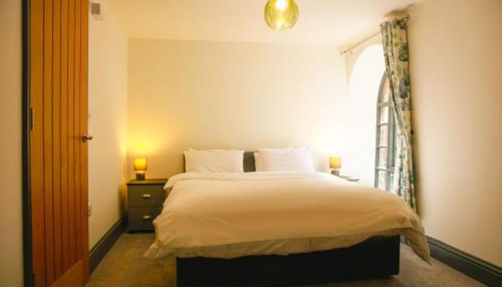 Info - Bar & Restaurant The George Wright Boutique Hotel