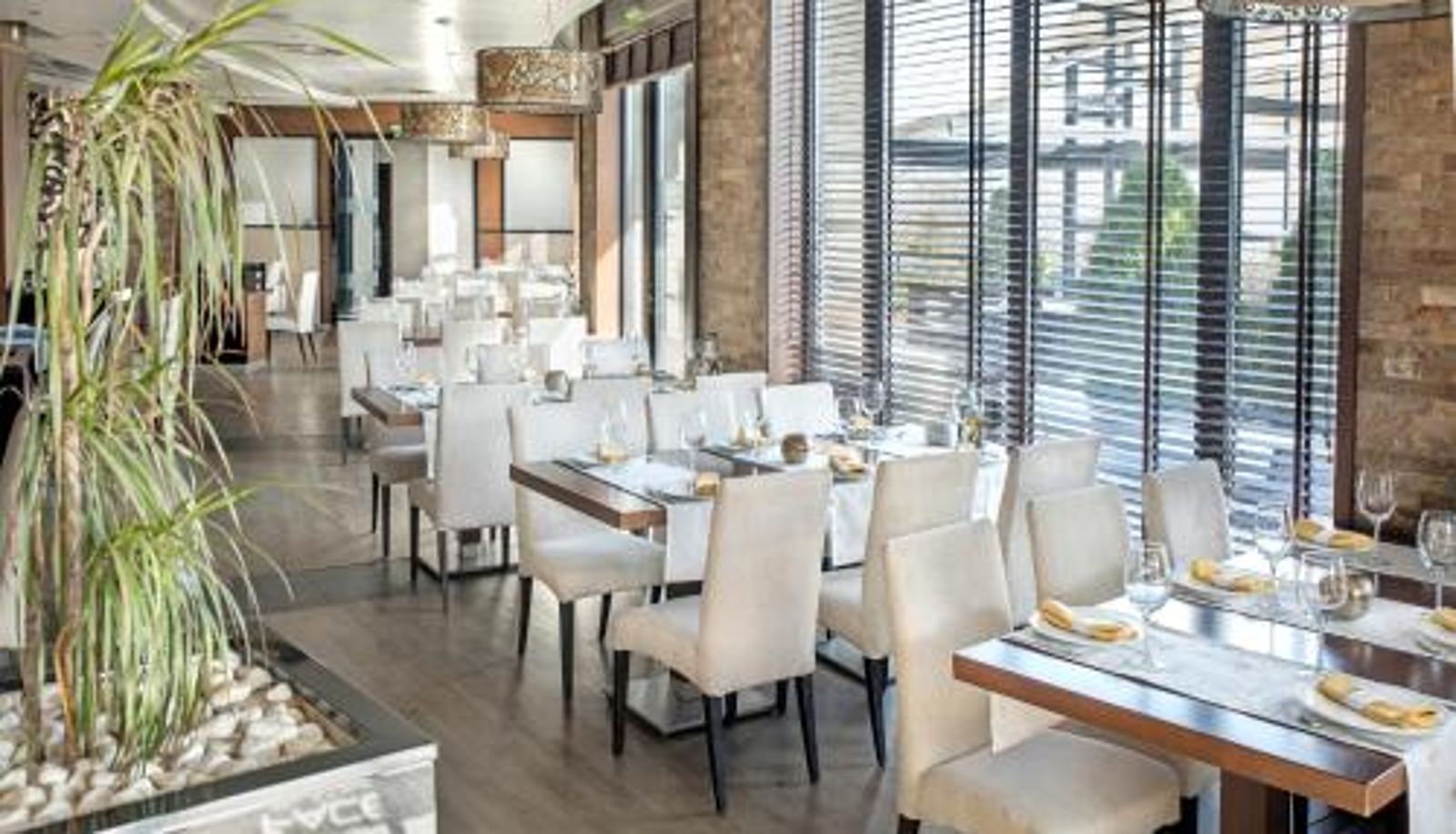 Breakfast room within the restaurant - Face Hotel