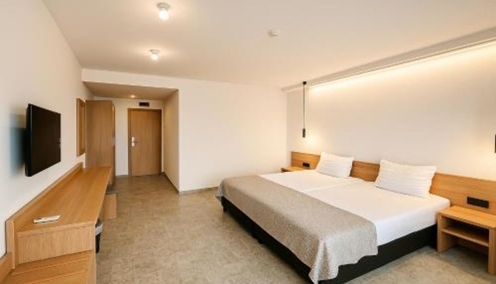Room - Lotus Family Hotel - Free Parking
