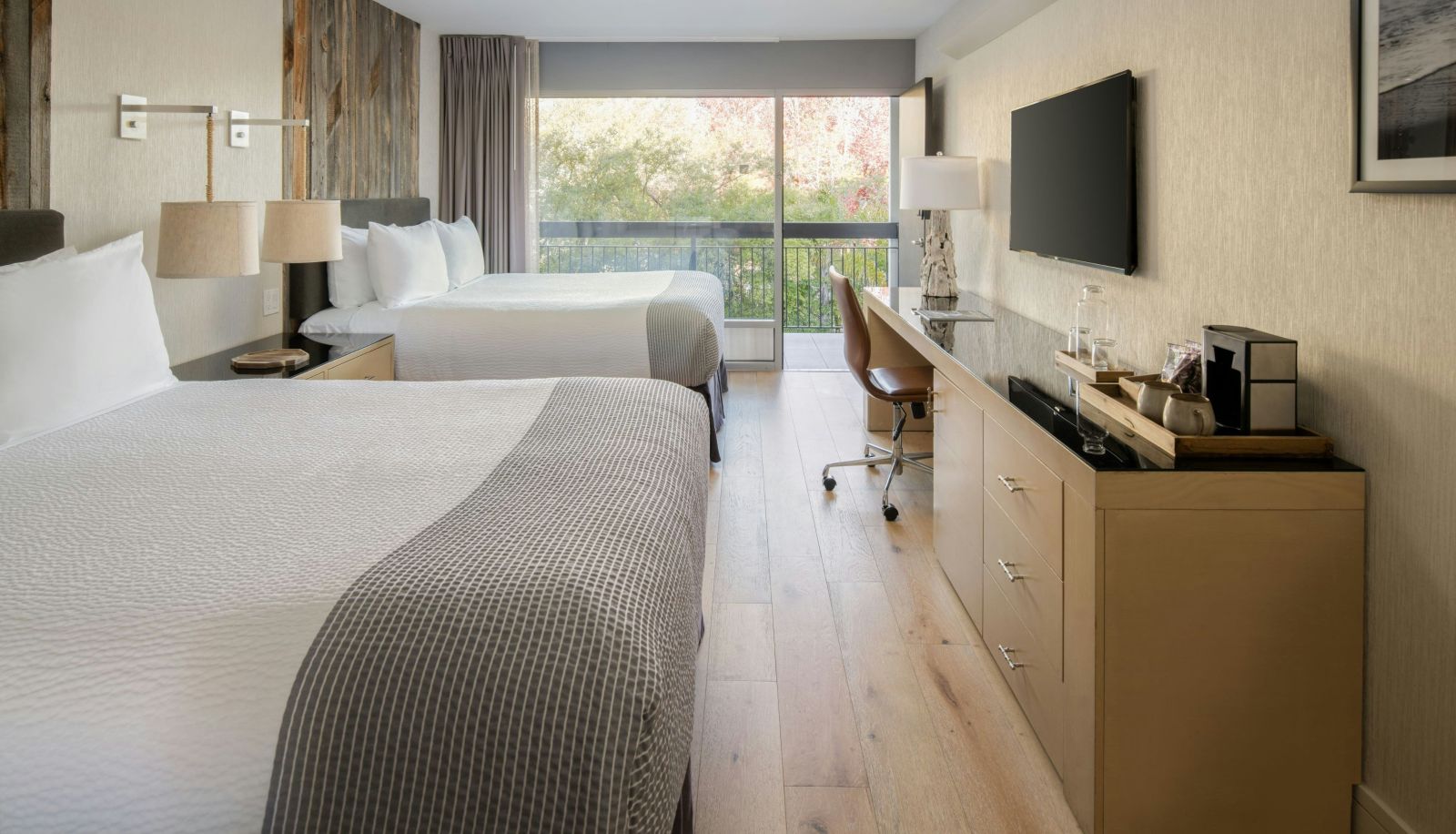 Room - Hotel Paradox Autograph Collection