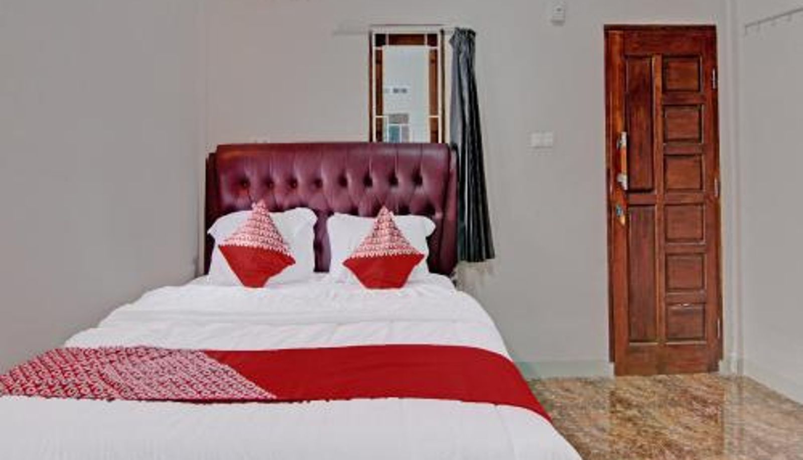 Room - OYO 92456 Putri Homestay Syariah Near SPBU 14.282.694 (Air Hitam)
