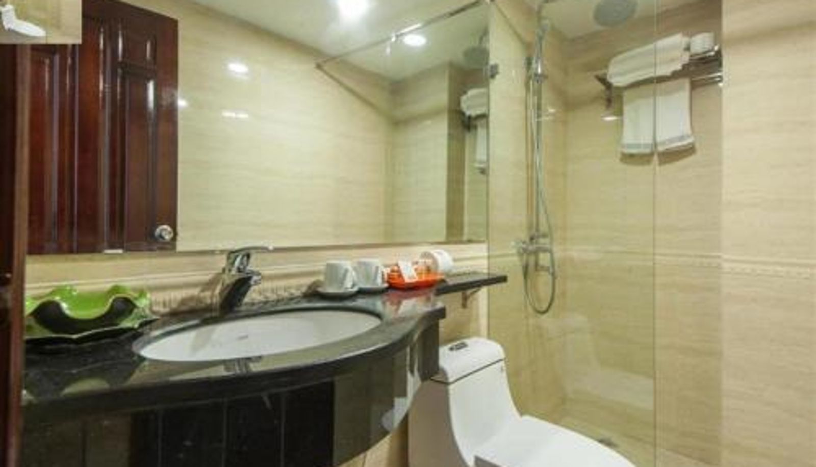 Badezimmer - Lefoyer Hotel