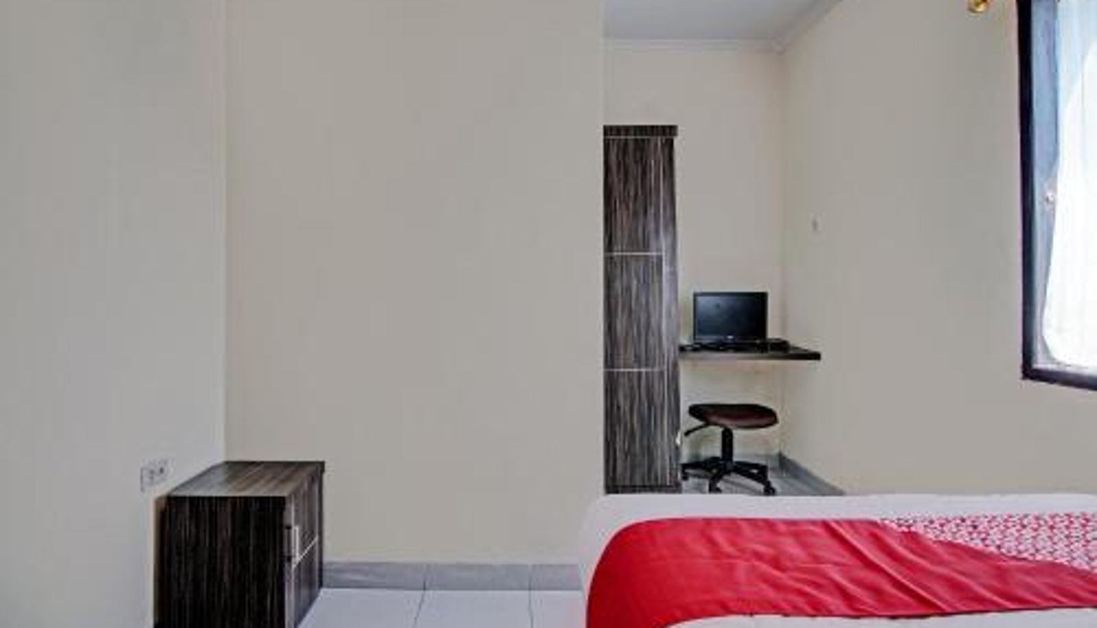 Kamer - OYO 92530 Rosela House Syariah