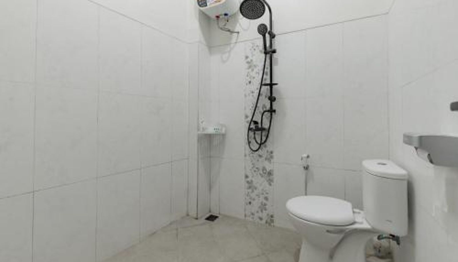 Cuarto de baño - Urbanview Hotel Khayrizsan Tasikmalaya by RedDoorz