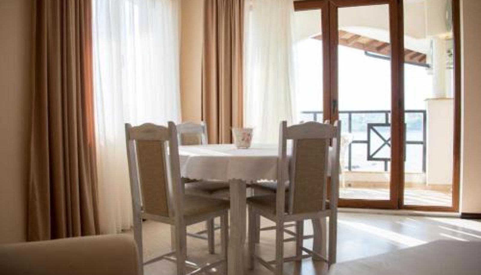 Apartment - Toma's Residence - Front Beach