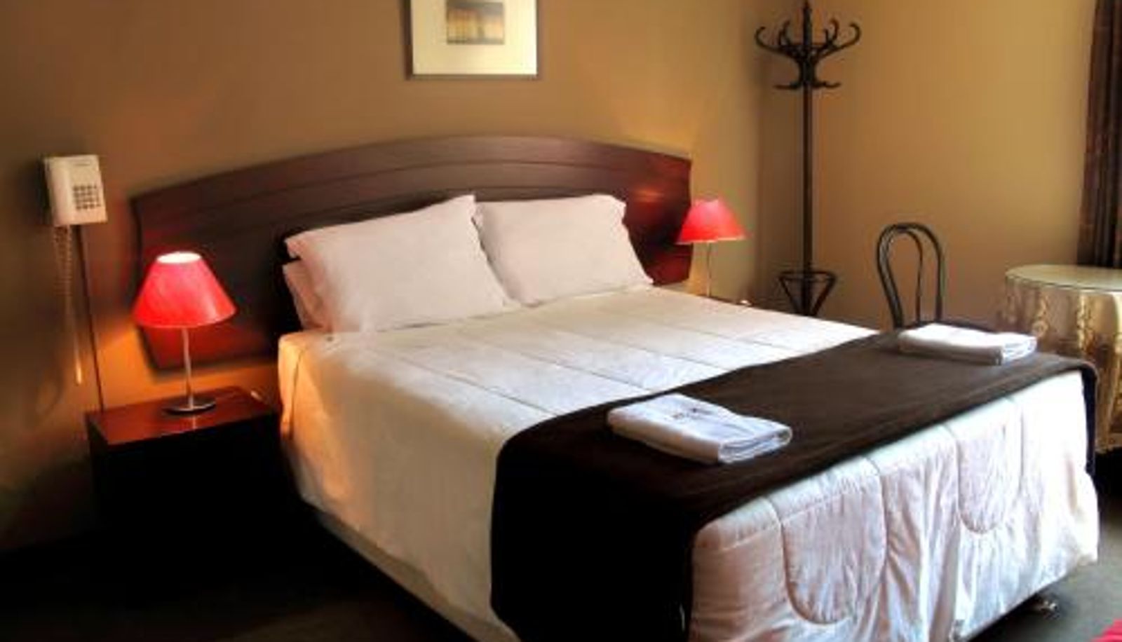 Info - Solis Dies Hotel