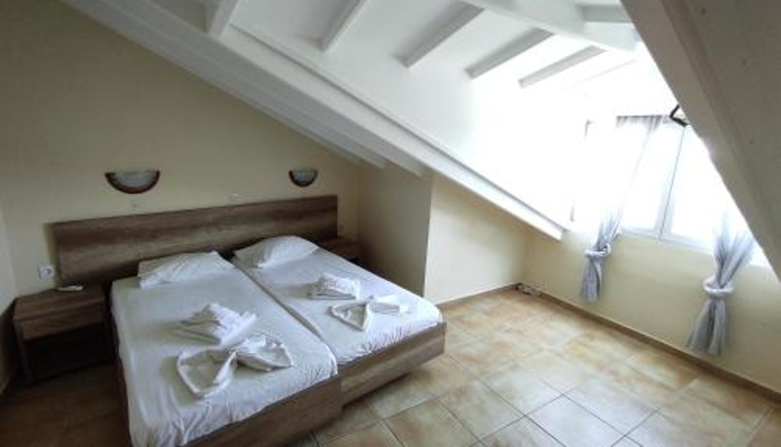 Zimmer - Kavos Plaza Hotel
