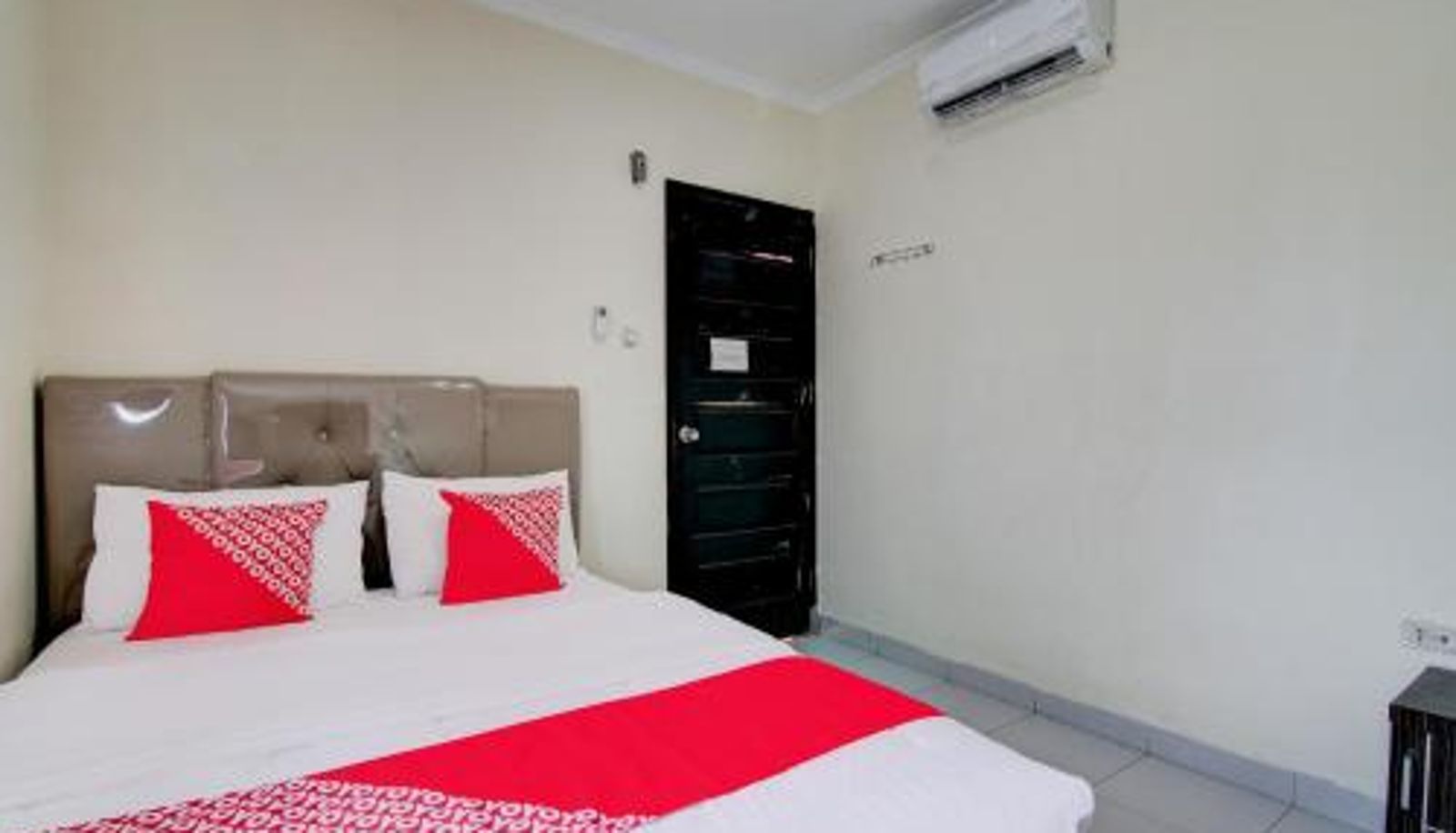 Pokój - Hotel O Raya Guest House Syariah