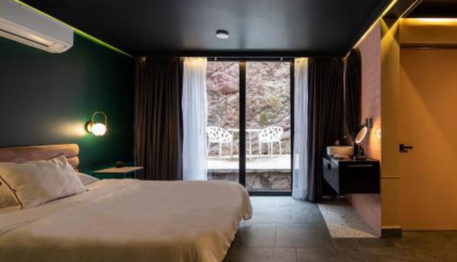 Room - Casa Nada Hotel