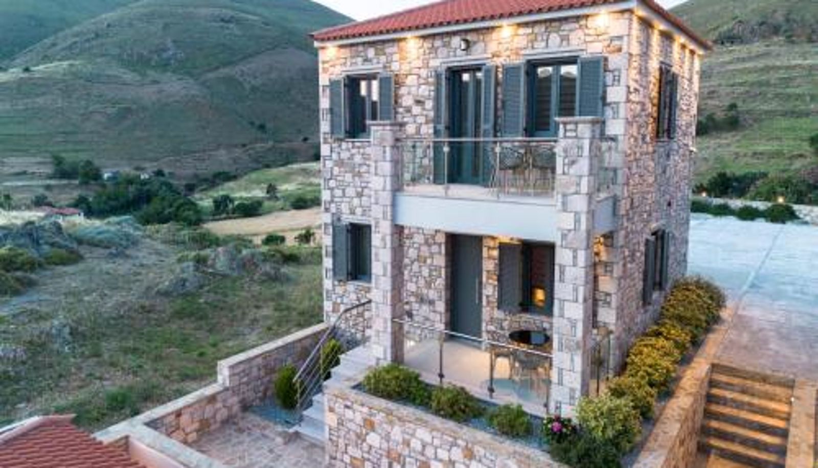 Info - Lithoessa Luxury Apartments