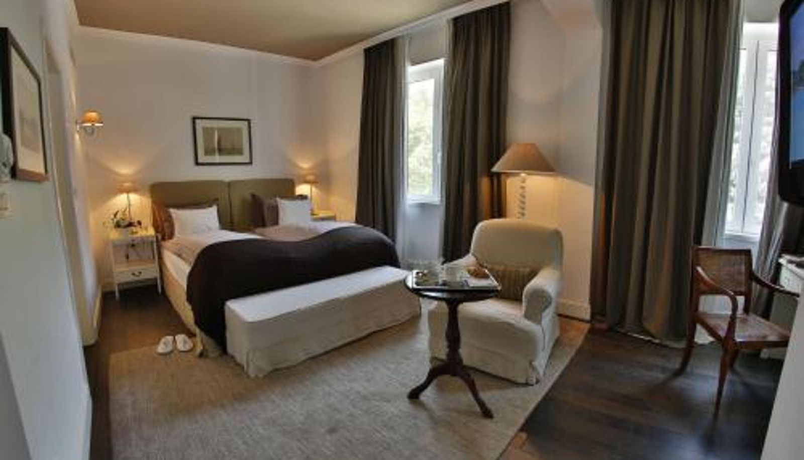 Info - HVD Boutique Hotel Oasis - Private Beach & Free Parking