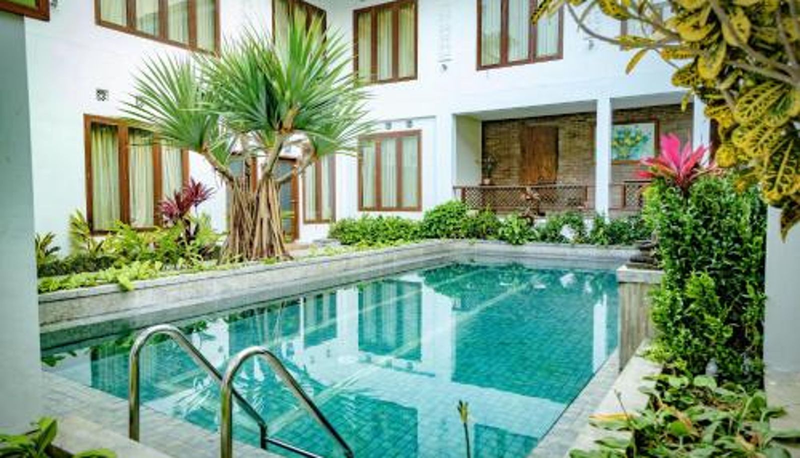 Piscina - Family Hotel Gradia 2