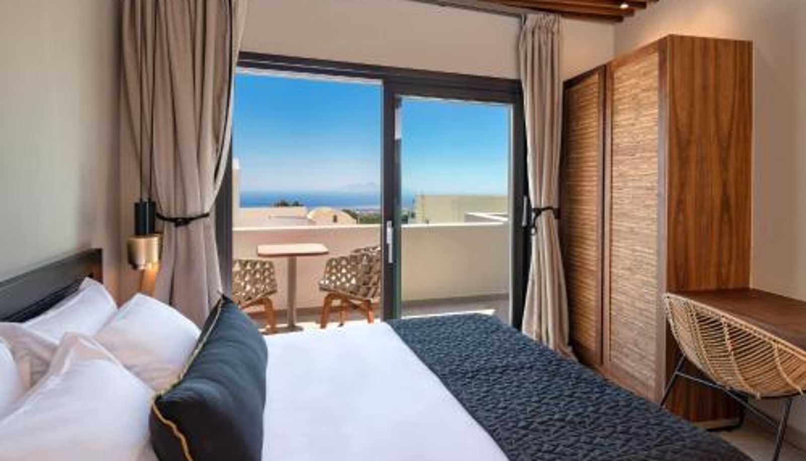 Room - Uma Ray Suites