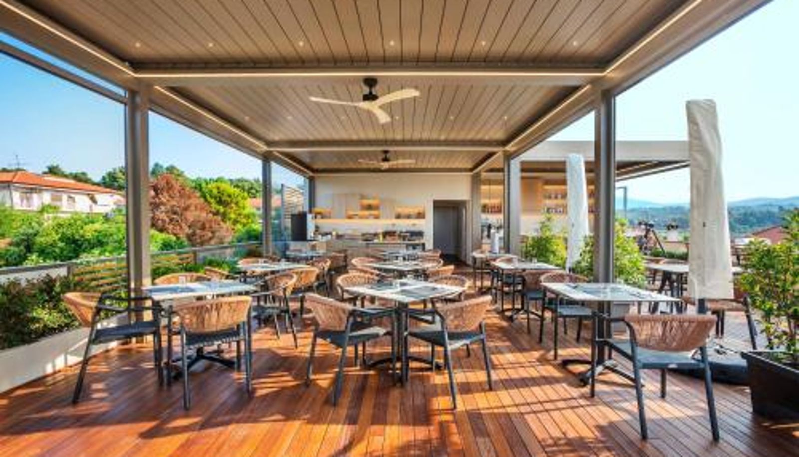 Frühstücksraum innerhalb des Restaurants - Hotel Vozina