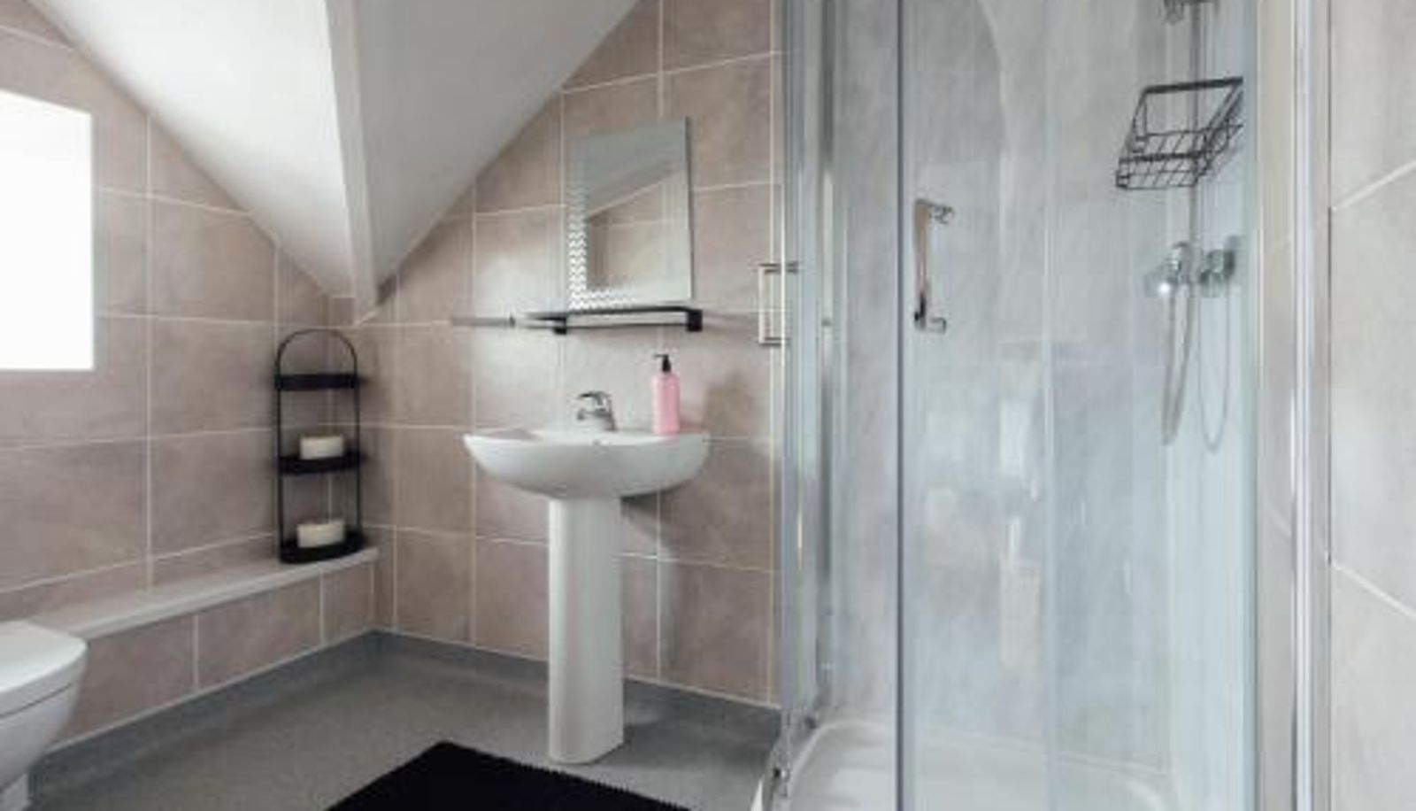 Badezimmer - The Dolphin Hotel & Restaurant