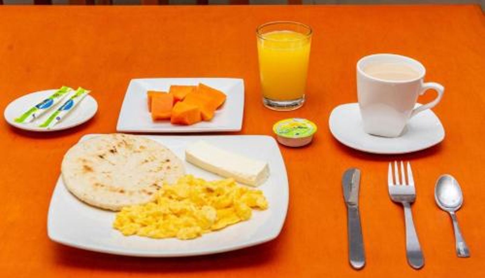 Sala de desayunos dentro del restaurante - Ayenda Golden Empresarial