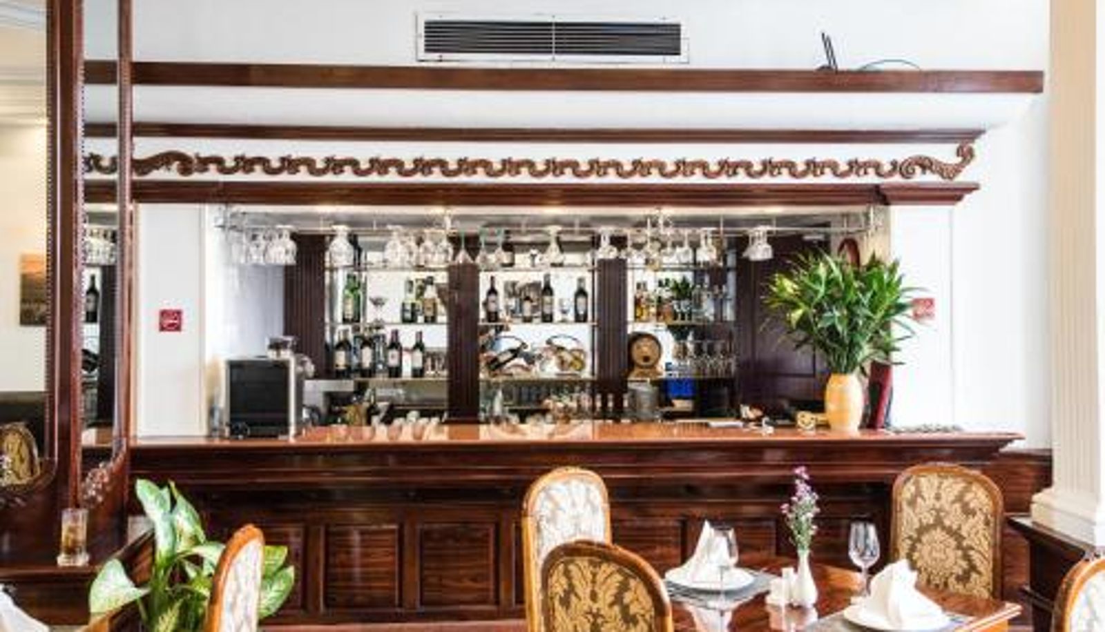 Breakfast room within the restaurant - Riverside Hotel Saigon