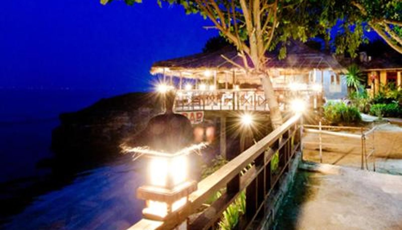 Bar - Mushroom Beach Bungalows