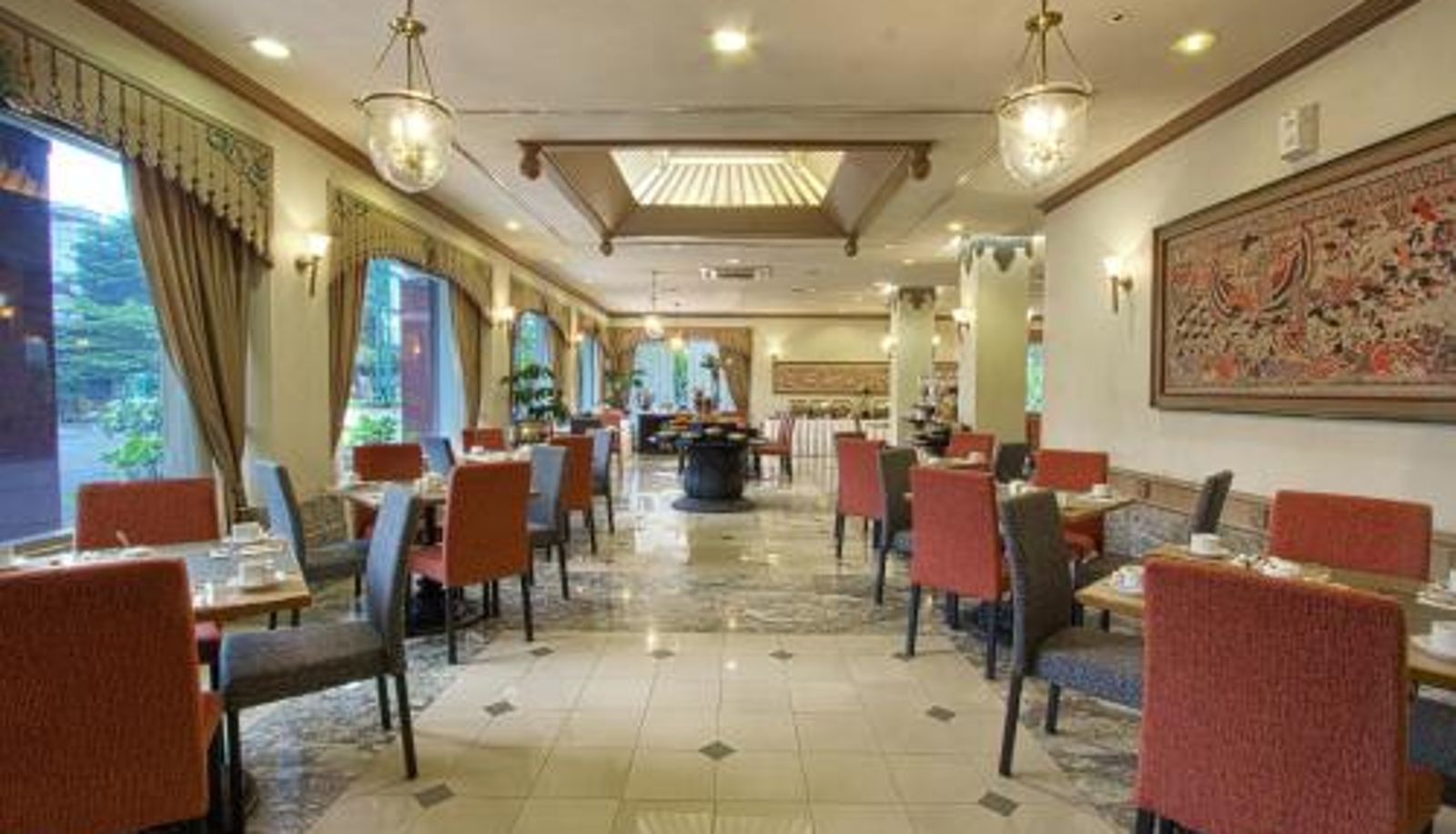 Frühstücksraum innerhalb des Restaurants - Hotel Sahid Jaya Solo