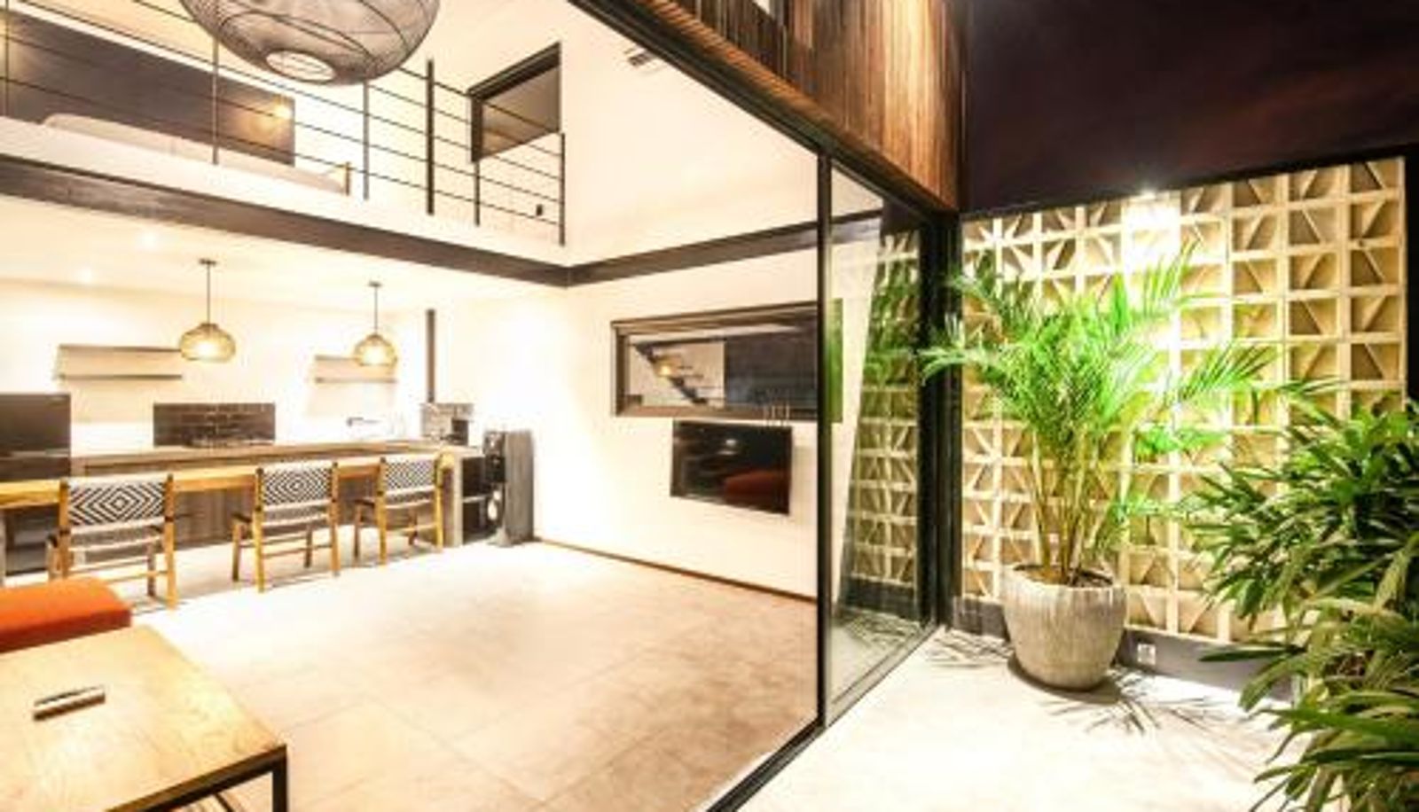 Info - Contemporary Loft 200m from Canggu Shoreline