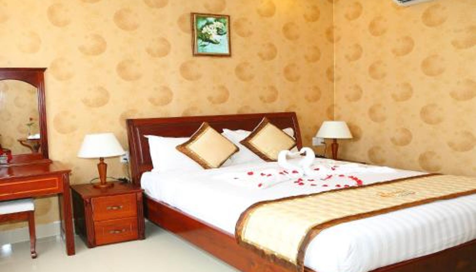 Info - Corvin Hotel