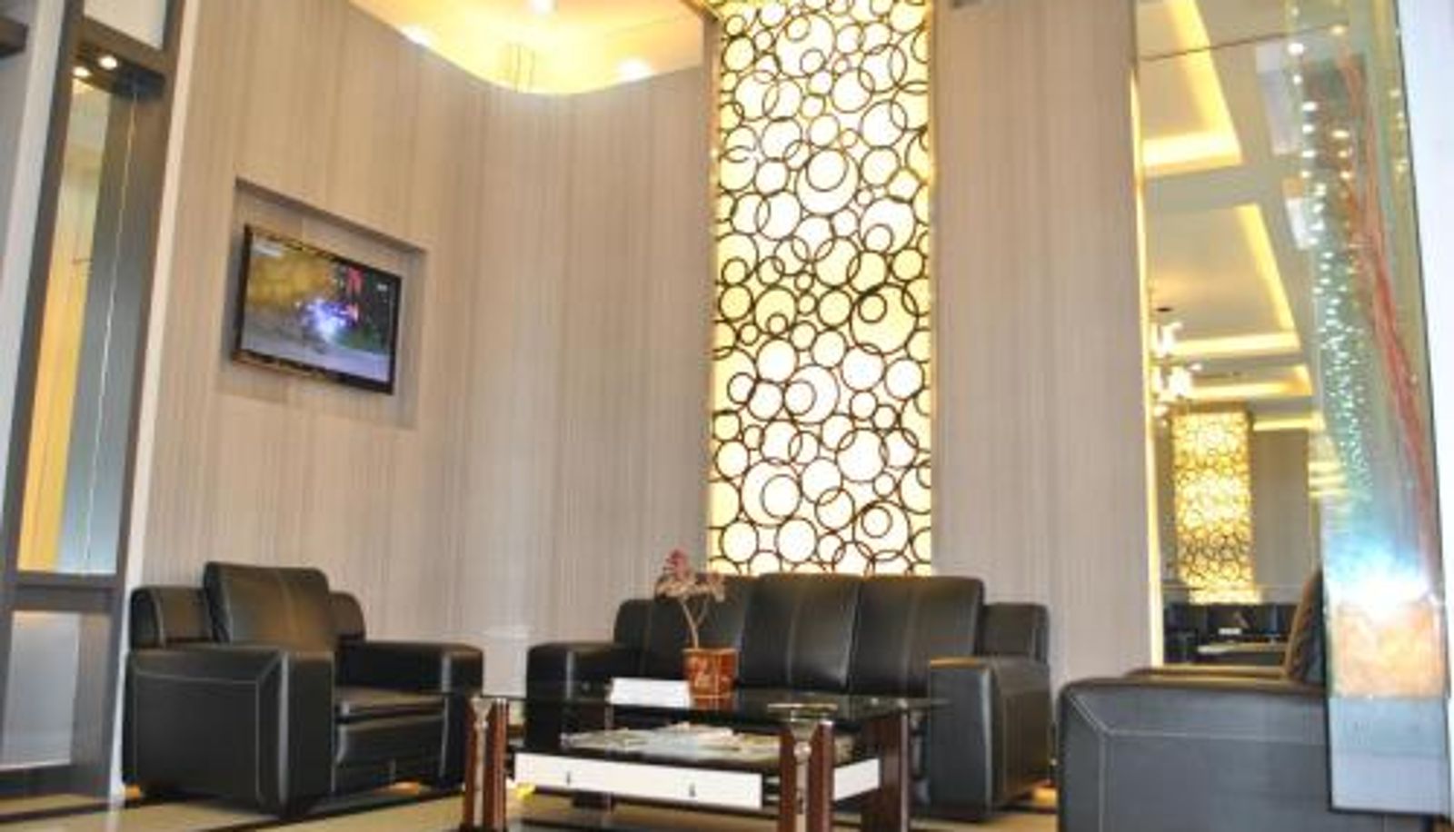 Reception - Hotel Harmony In & Karaoke