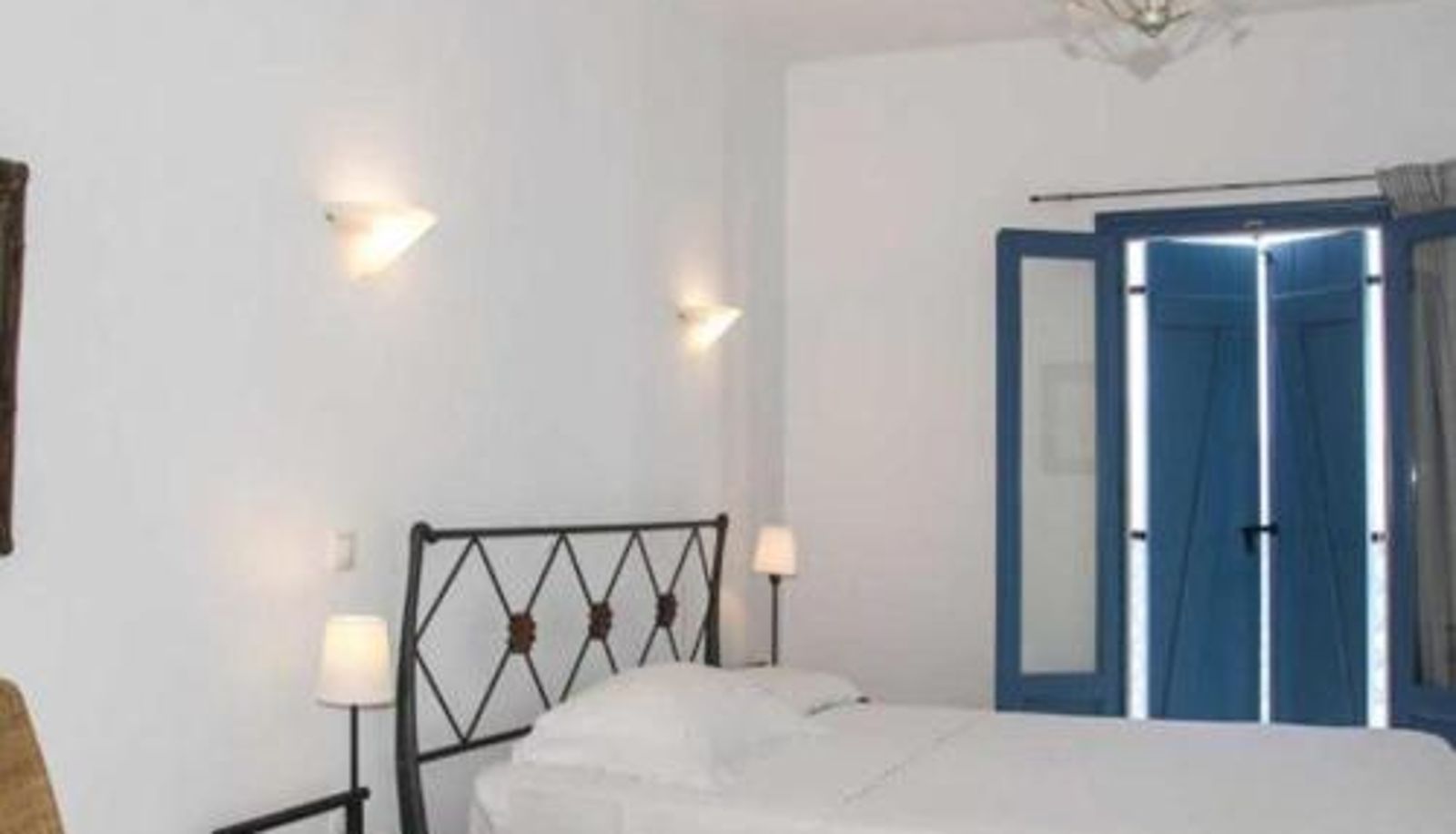Info - Asvestoti maisonettes Blue house