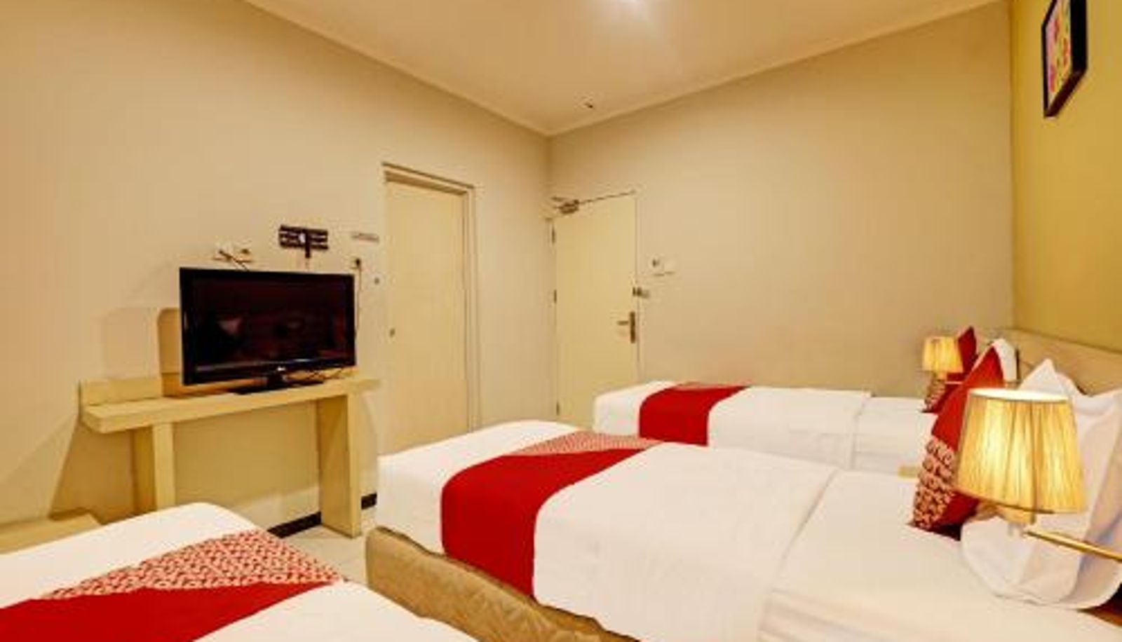 Suite - Super OYO 389 Sky Guesthouse