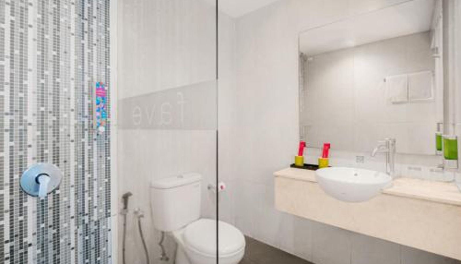 Salle de bain - favehotel Graha Agung Surabaya