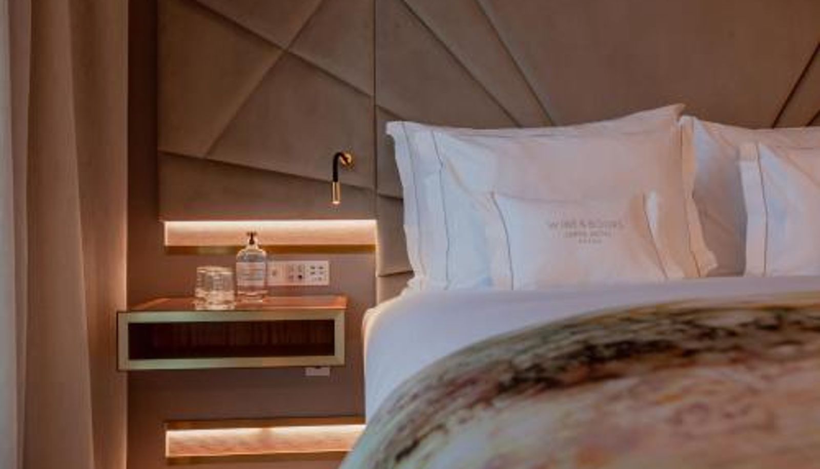 Info - Wine & Books Lisboa Hotel