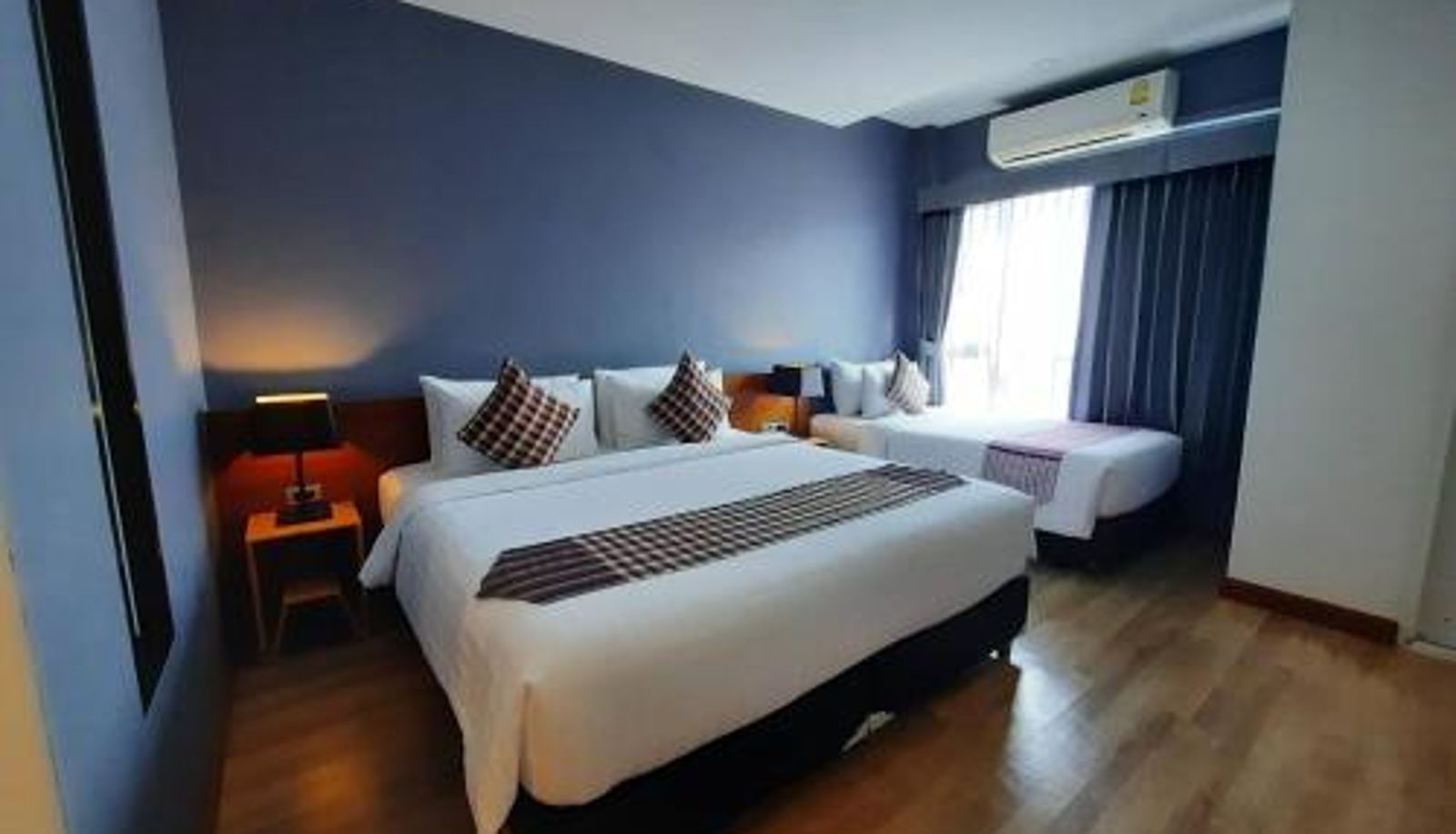 Zimmer - Comet Hotel Surat Thani