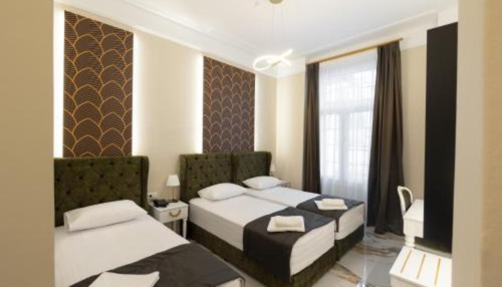 Triple room - Modern Revival Luxury Hotel