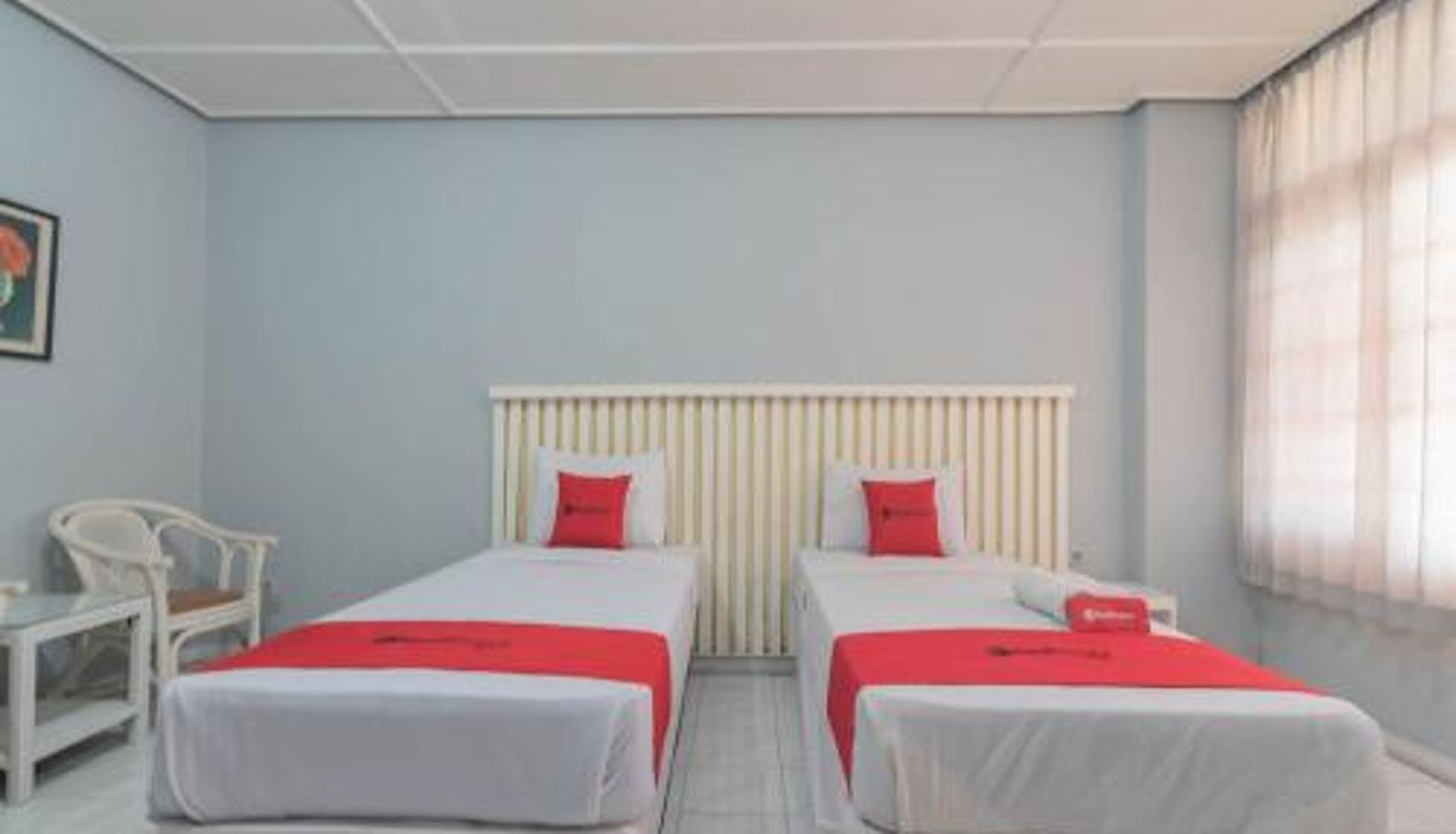 Room - RedDoorz near Farm House 4