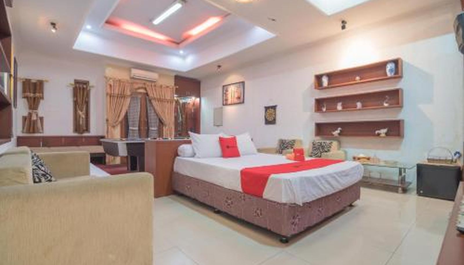 Chambre - RedDoorz Syariah near Margahayu Raya